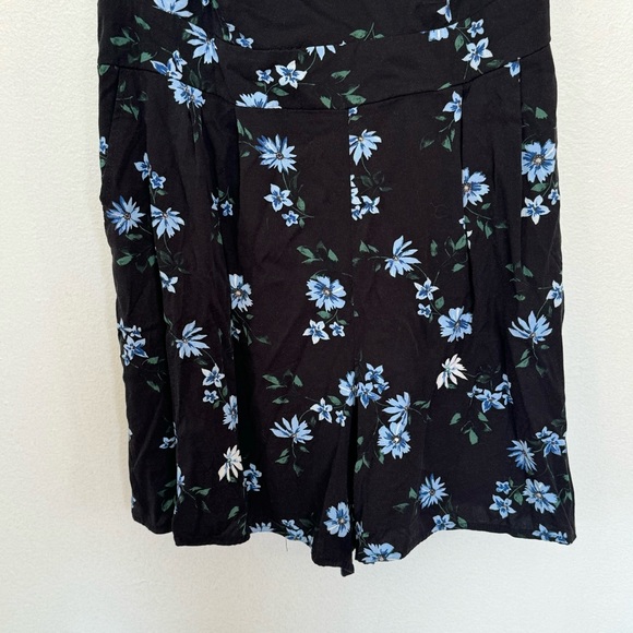 Torrid Challis Floral Spring Summer Black Romper Sz 1 - Picture 6 of 14